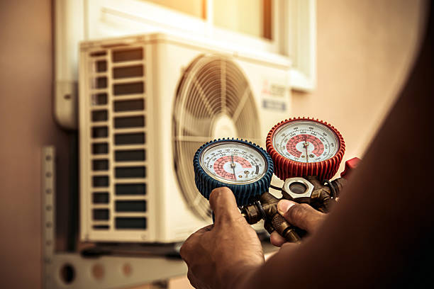 Professional Hvac Maintenance technician working in Riverdale, GA